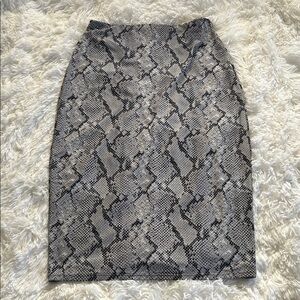 SKIMS Black and Gray Snakeskin Pencil Skirt